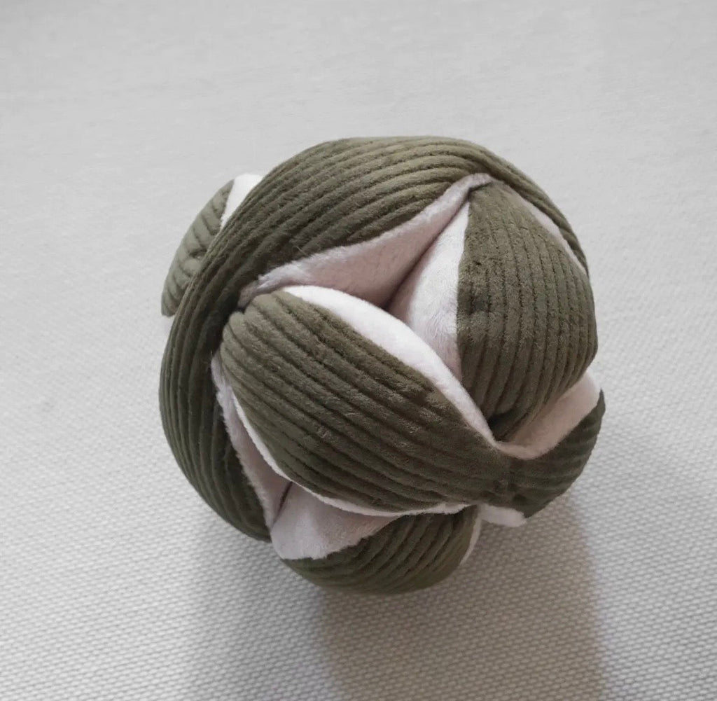 Jouet balle | Luma Lambwolf Collective